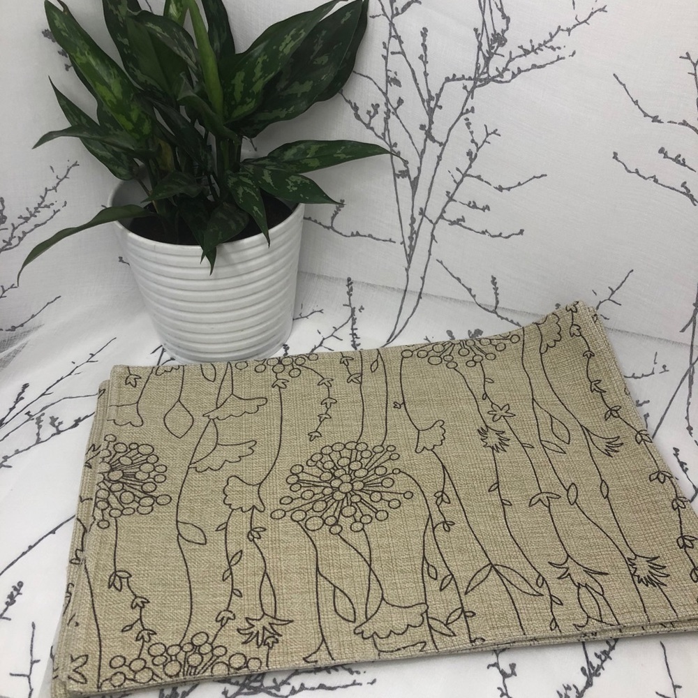 Beige fabric placemats. Set of 4